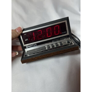 Spartus Vintage Alarm Clock Model #1140 Tested Works Battery Reserve READ